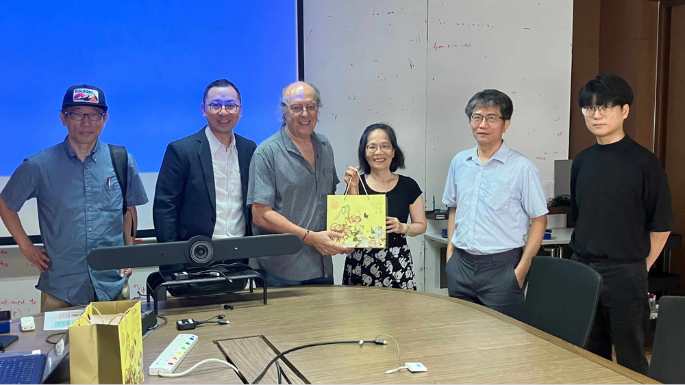 中央大學理學院院長吳春桂教授帶領的量子技術中心成員參訪新加坡國立大學量子技術中心(CQT)